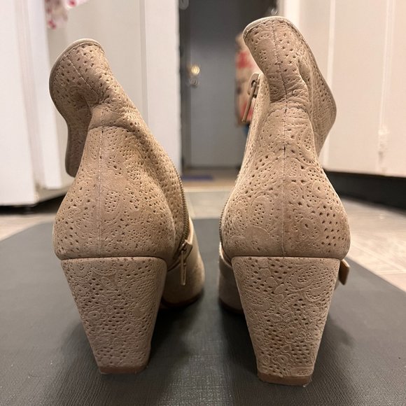 Rare John Fluevog sample booties! - Picture 4 of 7